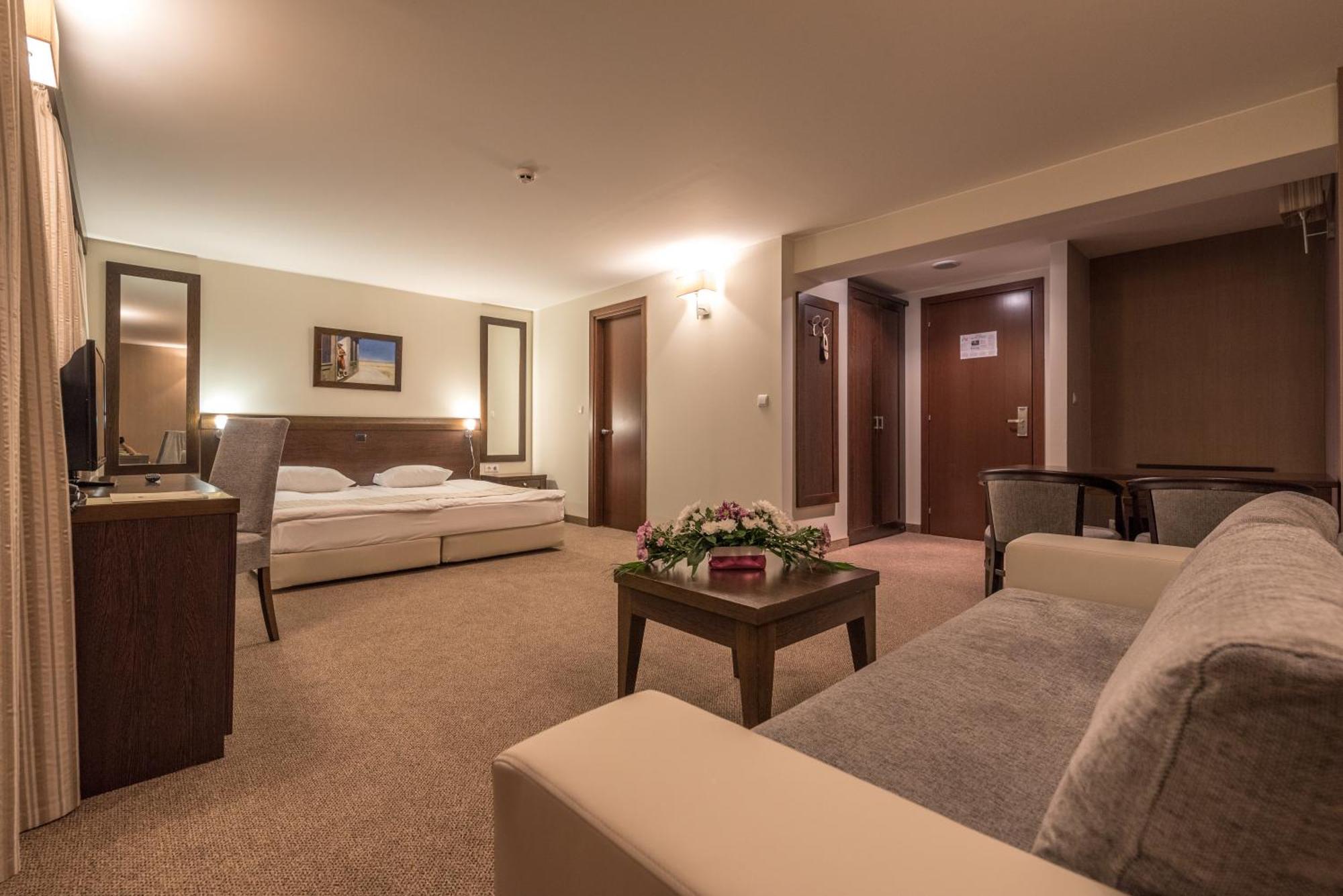Lion Hotel Borovets Buitenkant foto