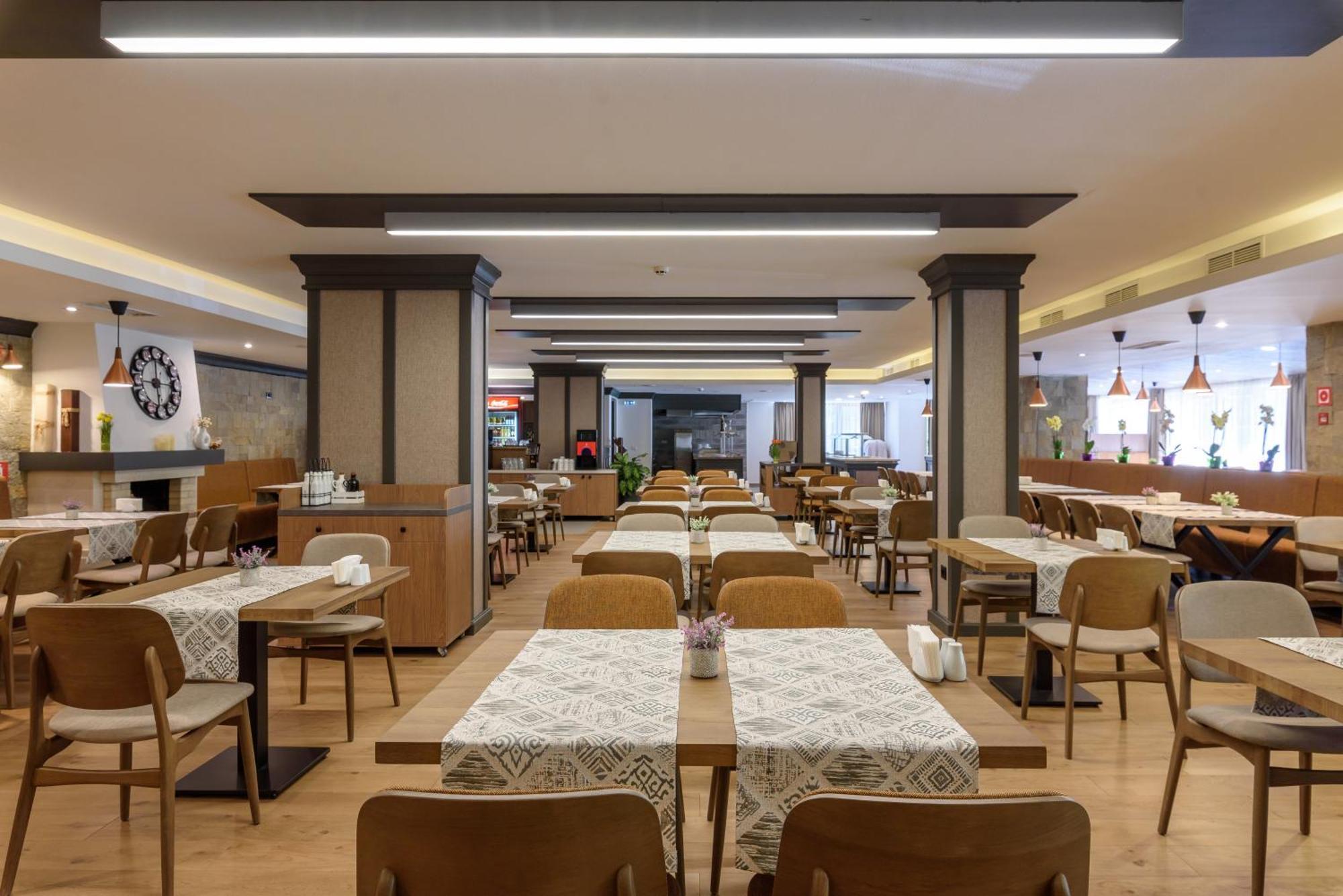 Lion Hotel Borovets Buitenkant foto